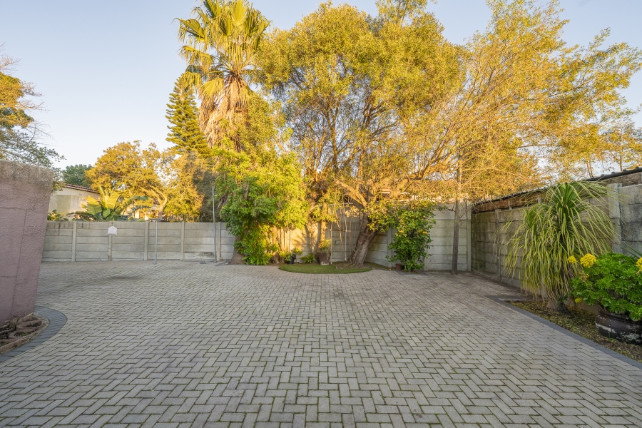 5 Bedroom Property for Sale in Protea Heights Western Cape